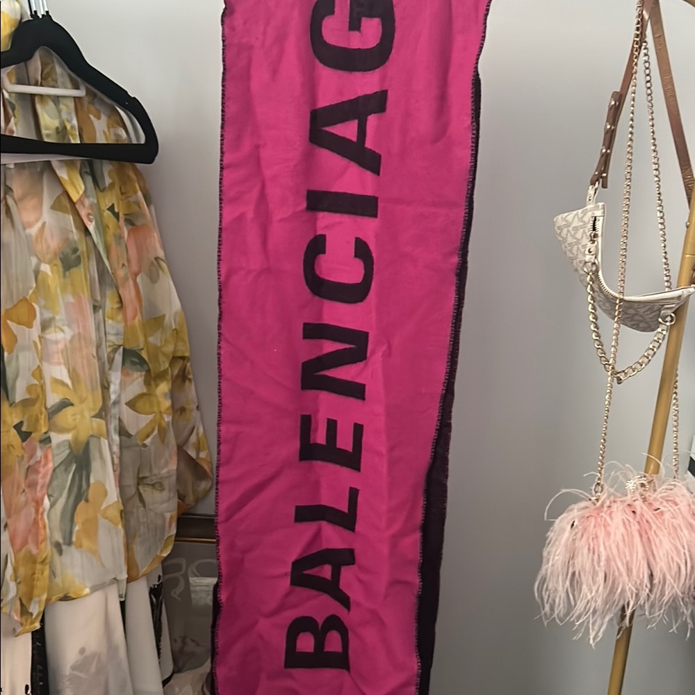 Balenciaga reversible 100% Wool scarf
